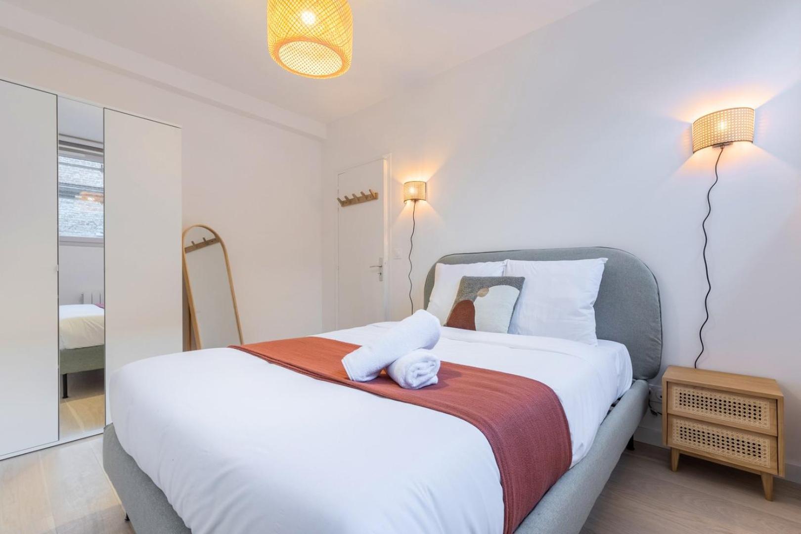 Renovated 1 Bedroom Apartment Лил Екстериор снимка