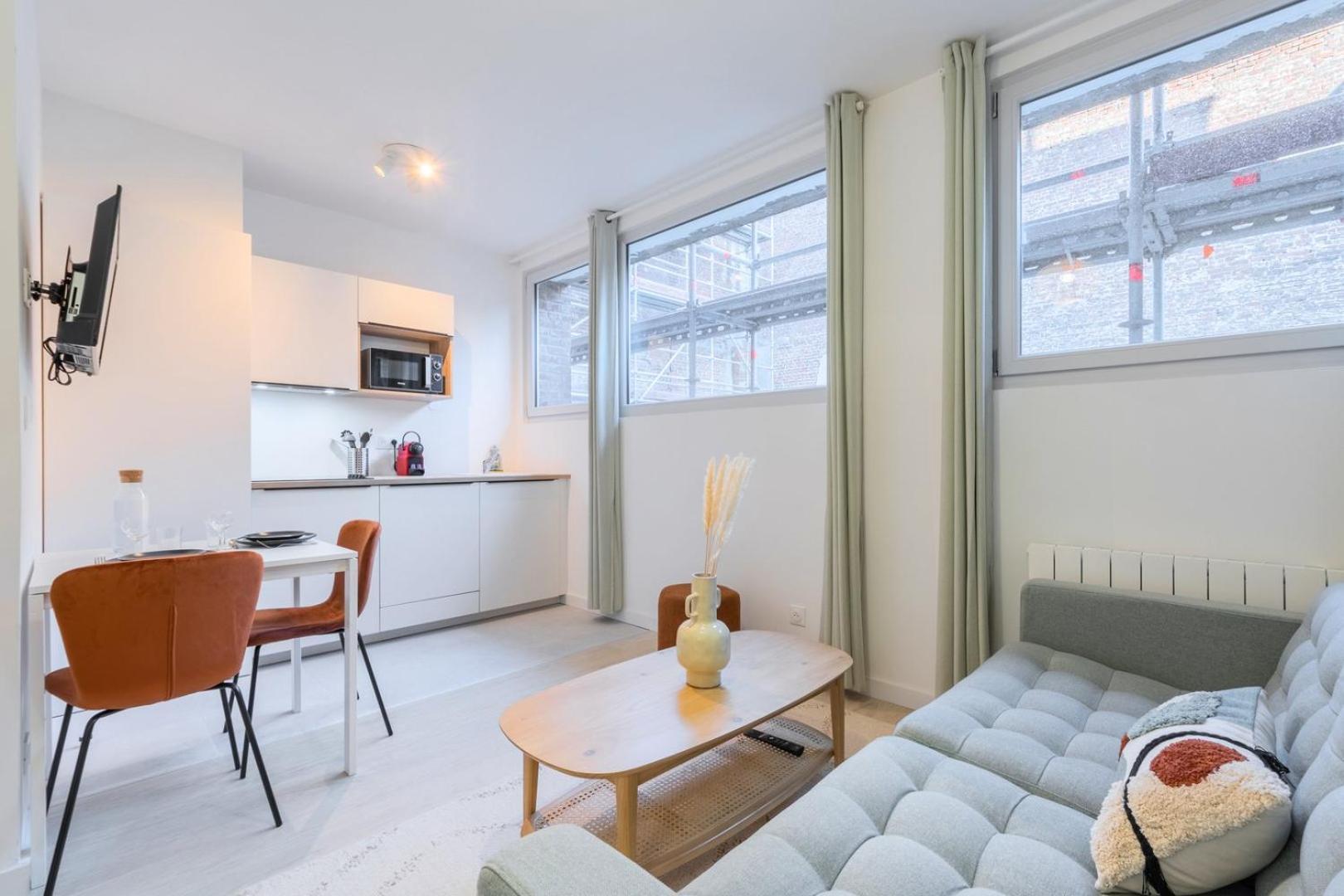 Renovated 1 Bedroom Apartment Лил Екстериор снимка