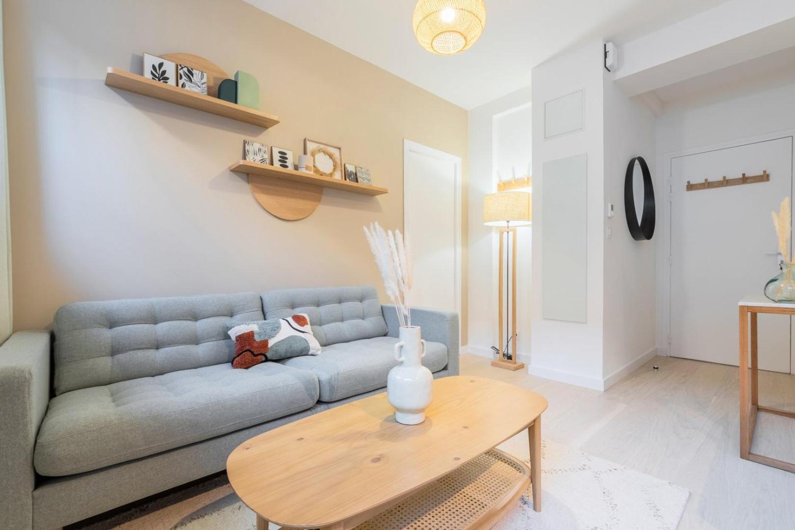 Renovated 1 Bedroom Apartment Лил Екстериор снимка